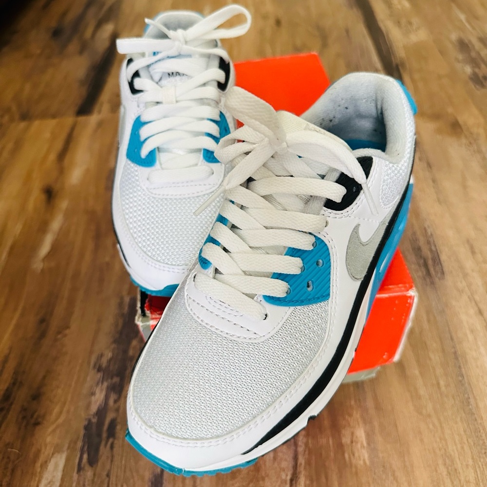 Nike Air Max III size men’s 4 or ladies size 6